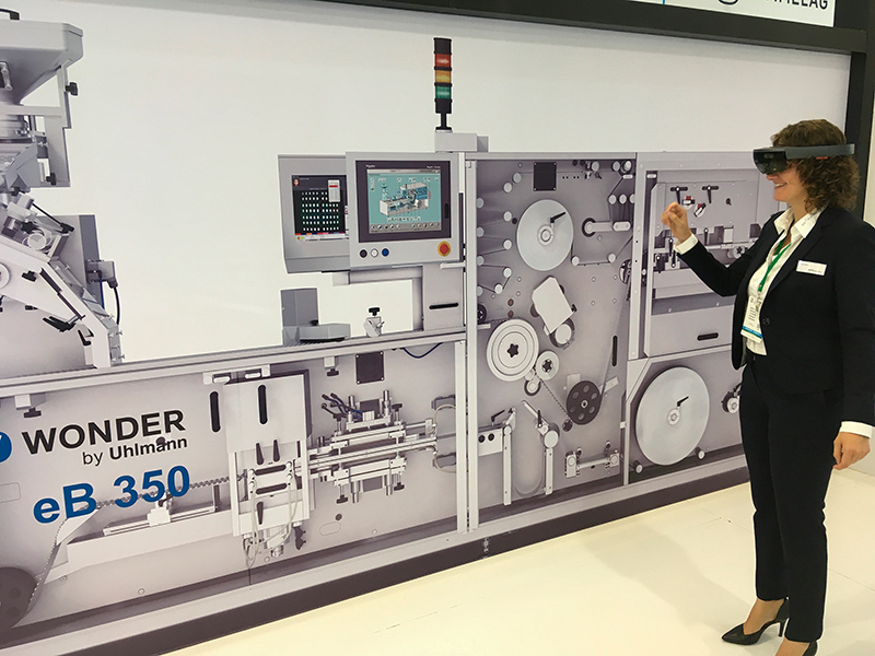 Uhlmann muestra una solución de realidad  aumentada en la feria comercial Andina Pack 2017